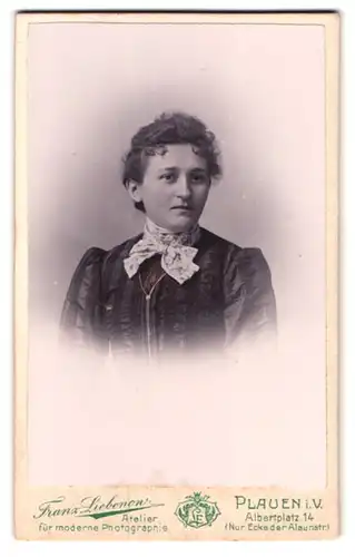 Fotografie Franz Liebenon, Plauen i.V., Albertplatz 14, Portrait junge Dame mit Halstuch