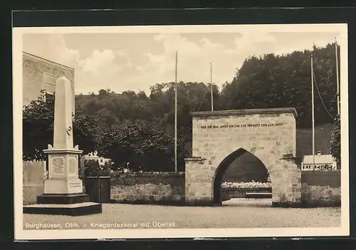AK Burghausen /Obb., Kriegerdenkmal mit Obelisk