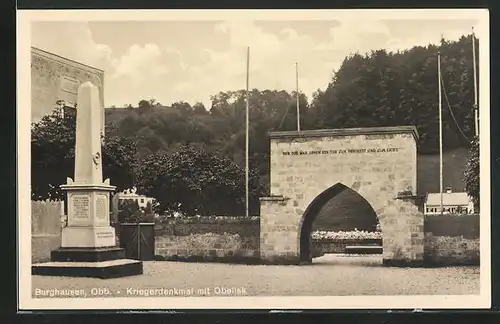 AK Burghausen /Obb., Kriegerdenkmal mit Obelisk