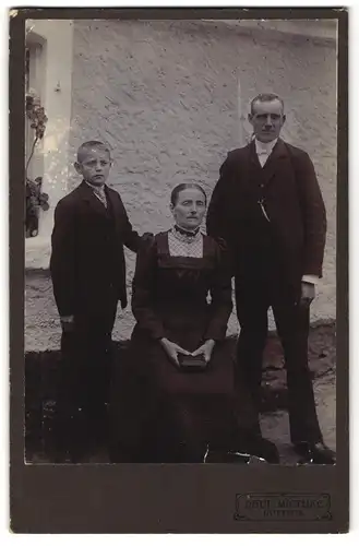 Fotografie Paul Miethke, Cottbus, Familie im Sonntagszwirn