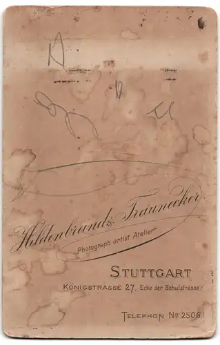 Fotografie Hildebrand & Traunecker, Stuttgart, Königstr. 27, Portrait Dame im Biedermeierkleid mit Locken