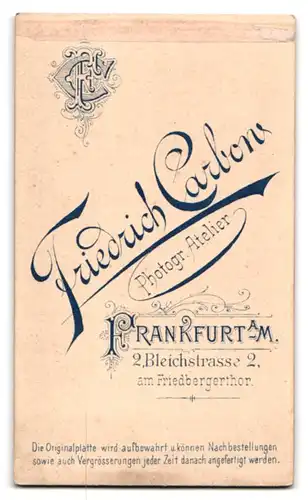 Fotografie Friedrich Carbon, Frankfurt a. M., Bleichstasse 2, Portrait junge Dame im modischen Kleid