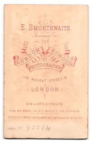 Fotografie E. Smorthwaite, London-W, 174, Regent Street, Portrait junge Dame im hübschen Kleid