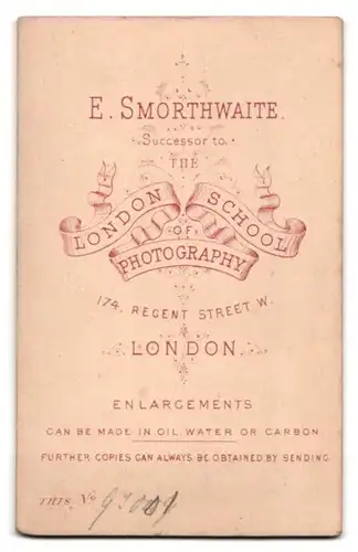 Fotografie E. Smorthwaite, London-W, 174, Regent Street, Portrait junge Dame im hübschen Kleid