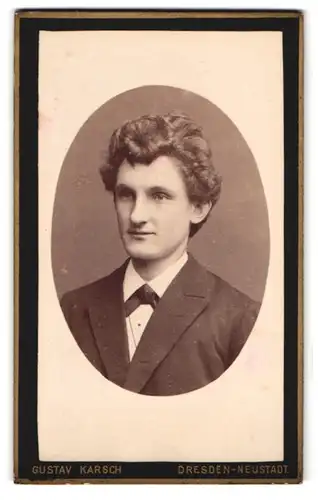 Fotografie Gustav Karsch, Dresden, Grosse Meissenerstrasse 17, junger Mann im Portrait