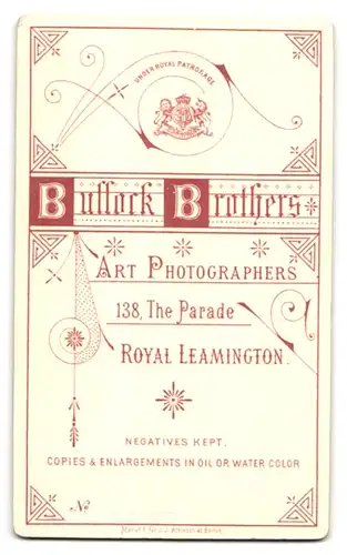 Fotografie Bullock Brothers, Royal Leamington, 138 The Parade, Mädchen mit Halskette & Anhänger