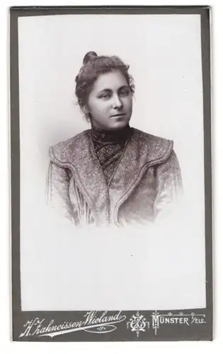 Fotografie Chr. Zahneissen-Wieland, Münster, Mädchen im Sonntagskleid