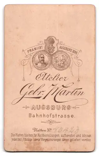 Fotografie Gebr. Martin, Augsburg, Bahnhofstr., Portrait Mann im karierten Anzug mit Oberlippenbart
