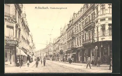 AK Mönchengladbach, Hindenburgstrasse, Passanten