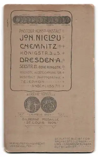 Fotografie Joh. Niclou, Chemnitz, Königstrasse 3 u. 5, bürgerlicher Herr im Anzug