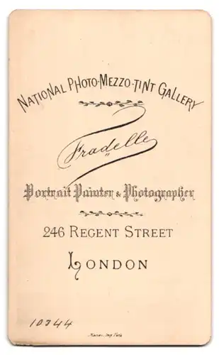 Fotografie Atelier Fradelle, London, 246 Regent Street, Portrait junge Dame mit strahlenden Augen