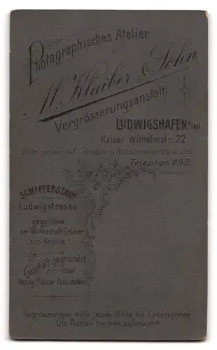 Fotografie M. Klaiber & Sohn, Ludwigshafen / Rhein, Kaiser Wilhelmstr. 22, junge Dame trägt weisse Bluse mit Spitze