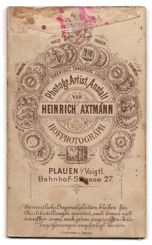 Fotografie Heinrich Axtmann, Plauen i. V., Bahnhofstr. 27, Herr mit Zwicker nebst hübscher Gattin