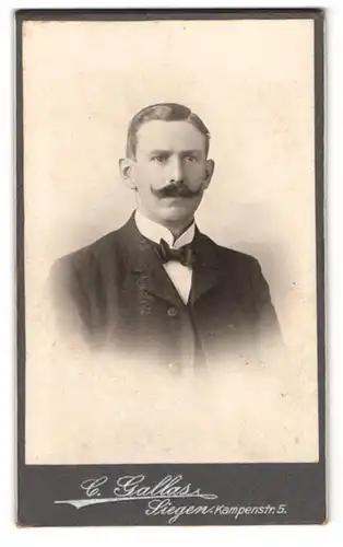 Fotografie C. Gallas, Siegen, Kampenstr. 5, Portrait Wilhelm Menke aus Frankfurt / Main