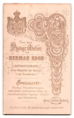 Fotografie Herman Koch, Neuwied a. Rh., Portrait Dame im Biedermeierkleid mit Brosche und Hochsteckfrisur