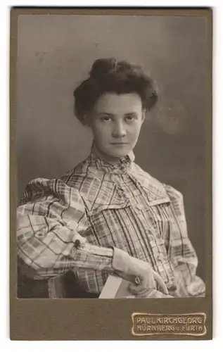 Fotografie Paul Kirchgeorg, Nürnberg, Portrait junge Dame mit Hochsteckfrisur