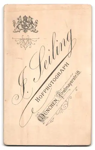 Fotografie J. Seiling, München, Prielmayerstrasse 18, Mädchen im Weissen Kleid