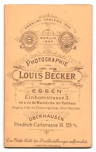 Fotografie Louis Becker, Essen, Einhornstrasse 3, Dame in hochgeschlossenem Kleid