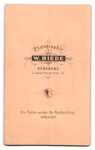 Fotografie W. Biede, Nürnberg, Lauferthorgraben 21, Herr mit ausgiebigem Bart