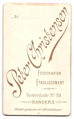 Fotografie Peter Christensen, Randers, Vestergade 39, Portrait junge Frau im Kleid mit Locken