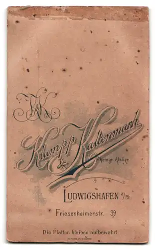 Fotografie Klumpp & Kaltenmark, Ludwigshafen / Rhein, Friesenheimerstr. 39, Portrait Dame mit Spitzenkragen