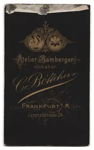 Fotografie C. Böttcher, Frankfurt a. M., Junghofstrasse 24, Ältere Dame im Kleid mit Spitzkragen