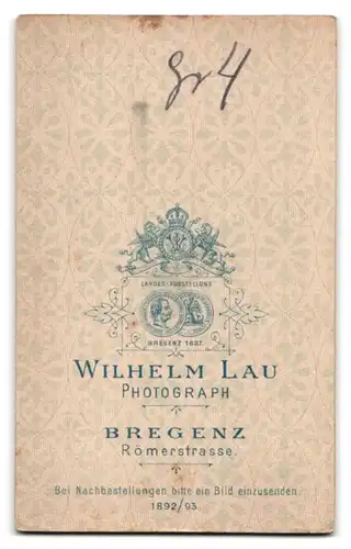 Fotografie Wilhelm Lau, Bregenz, Römerstr., Mann im hellen Anzug mit Oberlippenbart