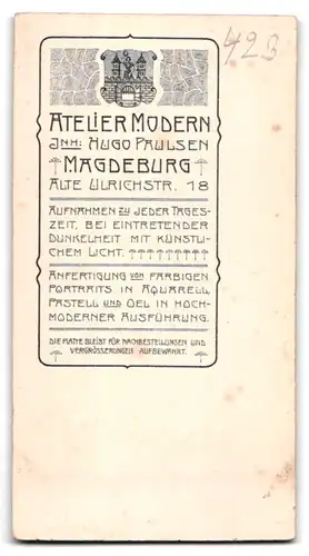 Fotografie Atelier Modern, Magdeburg, Ulrichstr. 18, Mann im Anzug mit Oberlippenbart und Taschenuhr