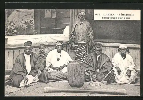 AK Dakar, Sénégalais sculpteurs sur bois, Afrikanische Bildhauer