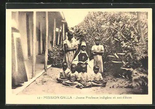 AK Mission Galla, Jeune Professe indigène et ses élèves, afrikanische Missionarin