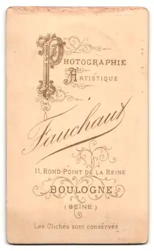 Fotografie Atelier Fauchaut, Boulogne / Seine, 11 Rond-Point de La Reine, Portrait Dame mit hochgebundenem Haar