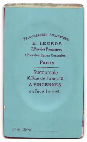 Fotografie E. Legros, Paris, 3 Rue des Prouvaires, Portrait Dame mit Schmuck festlich gekleidet