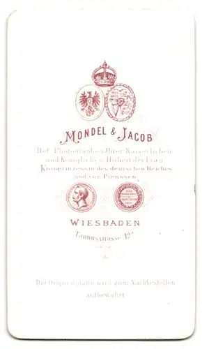 Fotografie Mondel & Jacob, Wiesbaden, Taunusstrasse 12, junger Mann mit Rauschebart