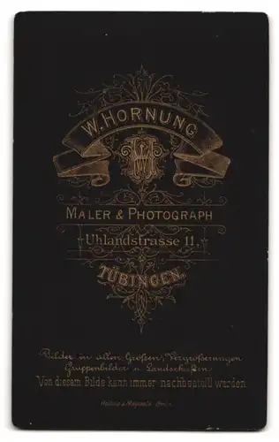 Fotografie W. Hornung, Tübingen, Uhlandstr. 11, Portrait junge Frau im karierten Kleid mit Locken