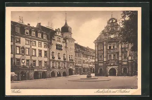 AK Gotha, Marktplatz mit Geschäften, Sparkasse und Rathaus