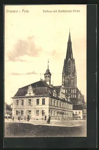 AK Demmin i. Pom., Rathaus mit Bartholomäi-Kirche