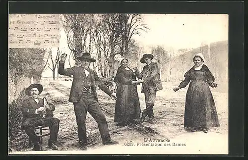 AK Auvergne, La Bourrée, Présentation des Dames, Volkstanz