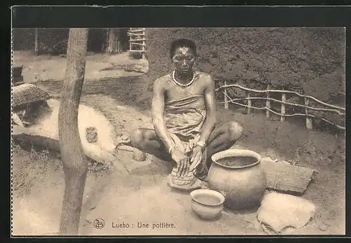 AK Luebo, Une pottière, Afrikanischer Töpfer bei der Arbeit