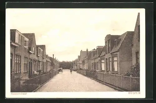 AK Huizum, Oosterstraat, Strasse mit Spaziergänger