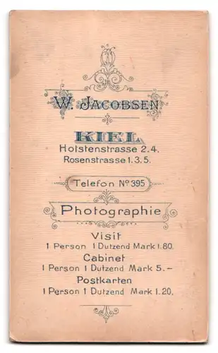 Fotografie W. Jacobsen, Kiel, Holstenstr. 4, Portrait betagter Herr mit Bart im Jackett