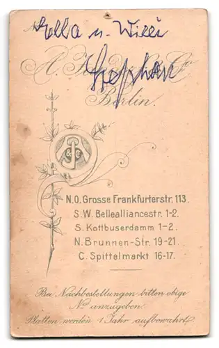 Fotografie A. Jandorf & Co., Berlin, Spittelmarkt 16-17, Portrait niedliches Kinderpaar mit Blumenkorb