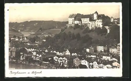 AK Burghausen / Salzach, Gesamtansicht mit Schloss