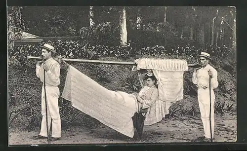 AK Madeira, portugiesische Männer tragen Frau in einer Sänfte