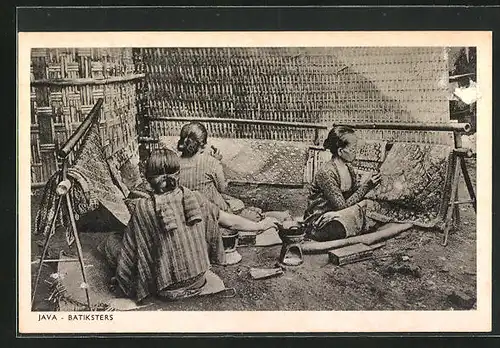 AK Indonesien, Java - Batiksters, drei Frauen beim Teppich anfertigen