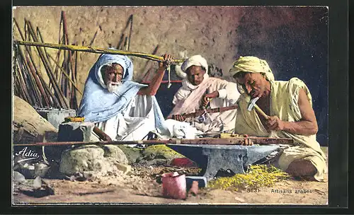 AK arabischer Handwerker, Artisans arabes, Drei Männer bei der Arbeit