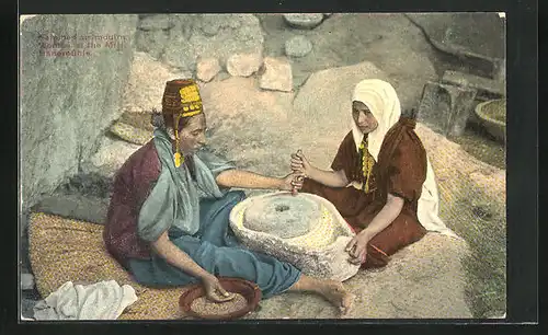 AK arabische Volkstypen, Women at the Mill, Zwei Frauen beim Mahlen