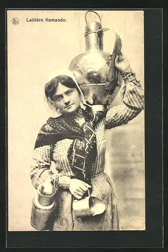 AK Laitière flamande, belgische Frau mit Milchkanne auf der Schulter