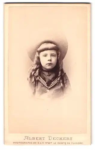 Fotografie Albert Deckers, Ixelles-lez-Bruxelles, Chaussée d'Ixelles 131, Portrait süsses blondes Mädchen mit Hut