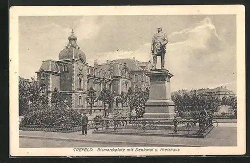 AK Krefeld, Bismarckplatz mit Denkmal u. Kreishaus