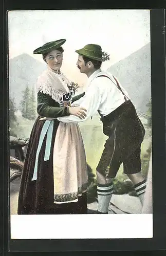 AK Bayerin in Lederhosen mit junger Frau im Dirndl
